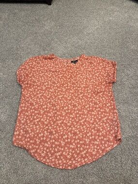 Flowered pink top